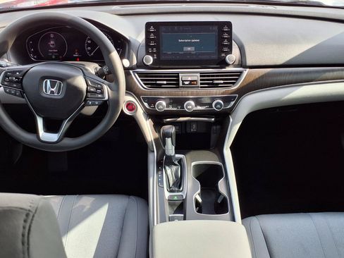 Used 2018 Honda Accord EX image 4