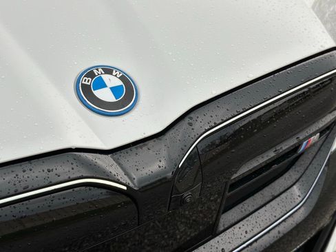 Used 2024 BMW i5 M60 w/ Premium Package image 10