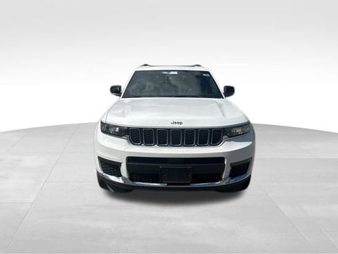 Used 2023 Jeep Grand Cherokee L Limited image 2