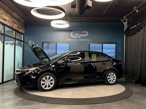 Used 2025 Toyota Corolla LE image 22