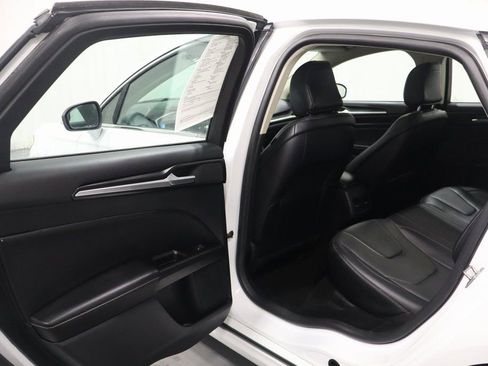 Used 2020 Ford Fusion Titanium image 12