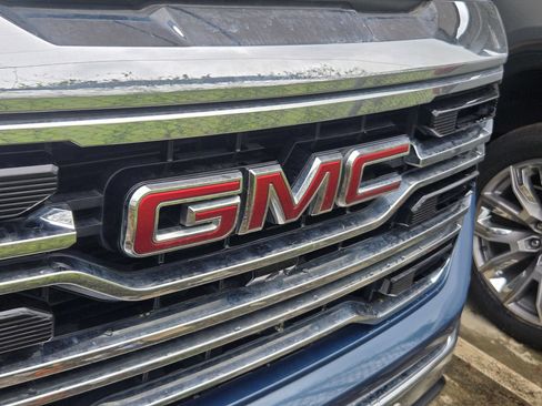 Certified 2024 GMC Sierra 1500 SLT RWD image 2