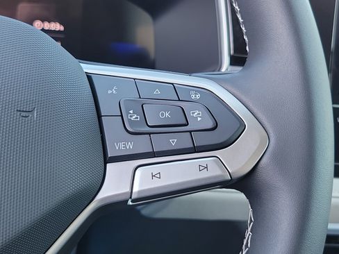 New 2026 Volkswagen Taos SE FWD image 19