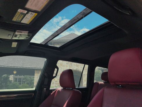 Used 2020 Lexus GX 460 Premium w/ Premium Package image 23