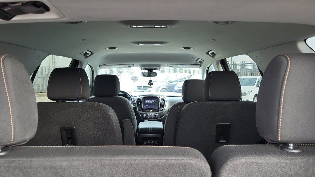 Used 2021 Chevrolet Traverse LT FWD image 12