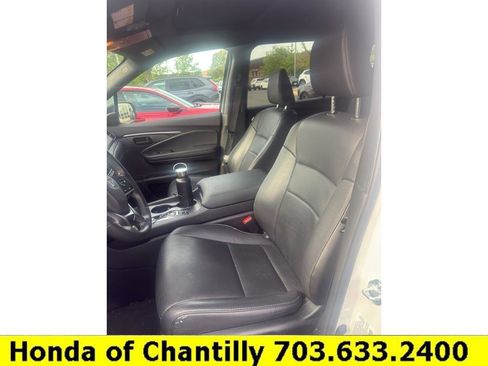 Used 2025 Honda Passport EX-L image 5