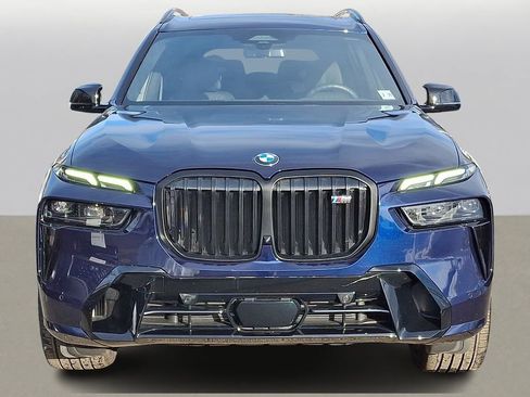Used 2025 BMW X7 M60i w/ Climate Comfort Package image 2