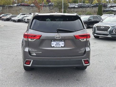 Used 2018 Toyota Highlander Limited Platinum image 6