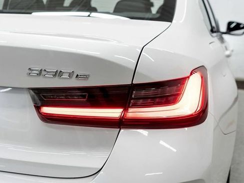 Used 2024 BMW 330e xDrive w/ Convenience Package image 47