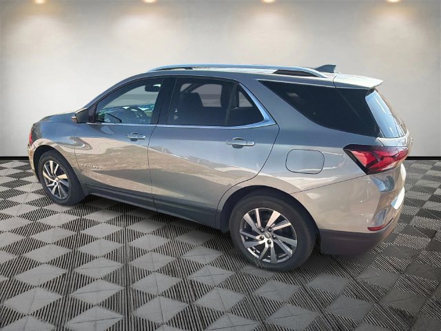 Used 2023 Chevrolet Equinox Premier AWD/4WD image 9