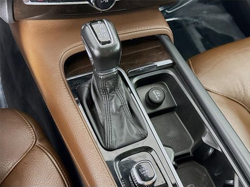 Used 2019 Volvo XC90 T6 Momentum AWD/4WD image 19