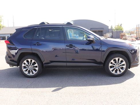 Used 2023 Toyota RAV4 XLE Premium AWD/4WD image 4