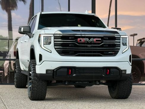 Used 2023 GMC Sierra 1500 AT4 w/ AT4 Premium Package AWD/4WD image 18