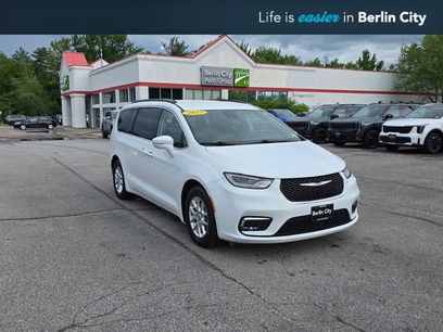 Used 2022 Chrysler Pacifica Touring-L