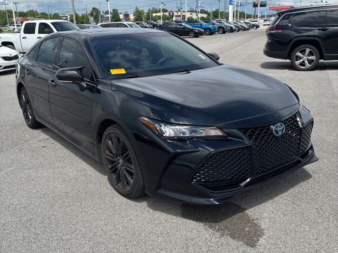 Used 2022 Toyota Avalon XSE FWD image 5