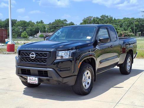 Used 2024 Nissan Frontier S w/ Technology Package AWD/4WD image 3