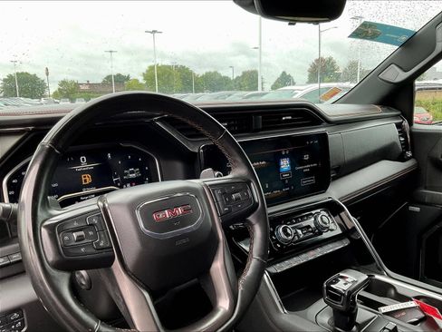Used 2023 GMC Sierra 1500 AT4 w/ Technology Package AWD/4WD image 5