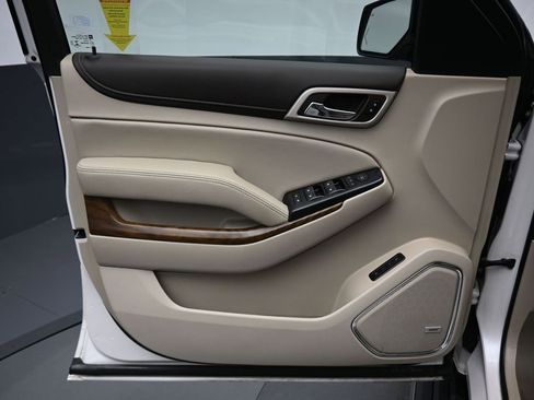 Used 2019 GMC Yukon XL Denali w/ Denali Ultimate Package AWD/4WD image 9