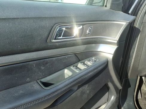 Used 2018 Ford Explorer XLT w/ Equipment Group 202A image 10