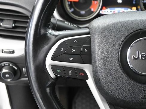 Used 2015 Jeep Cherokee Trailhawk AWD/4WD image 25