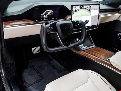 Used 2021 Tesla Model S Plaid image 15