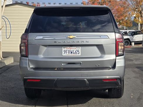 Used 2023 Chevrolet Suburban LT image 5