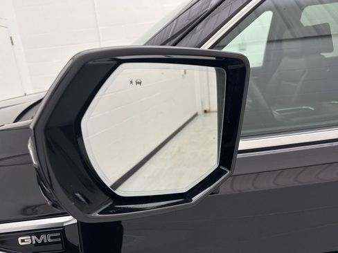 Used 2023 GMC Yukon Denali w/ Advanced Technology Package image 14