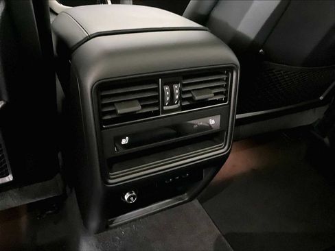 New 2026 Porsche Cayenne image 27