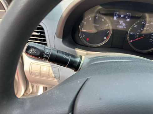 Used 2015 Hyundai Accent GLS FWD image 21