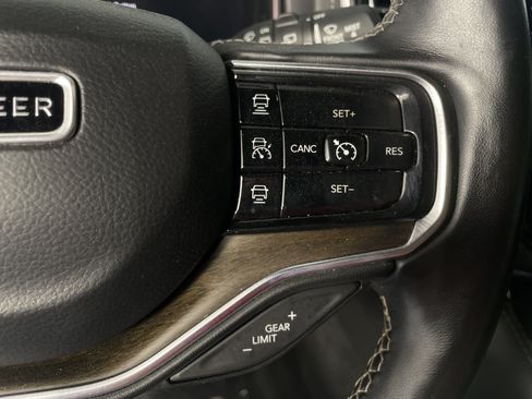 Used 2022 Jeep Grand Wagoneer Series I AWD/4WD image 16