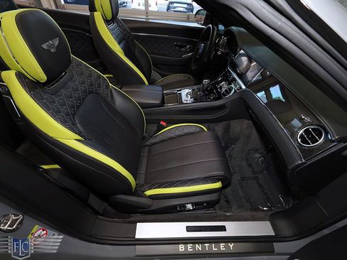Used 2021 Bentley Continental GT image 22
