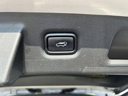 Used 2020 Hyundai Santa Fe Limited image 17