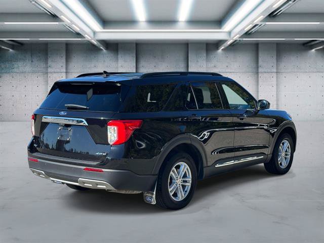 Used 2023 Ford Explorer XLT w/ Equipment Group 202A AWD/4WD image 28