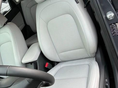 Used 2023 Hyundai Kona Limited image 19