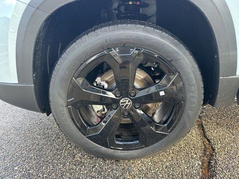 New 2026 Volkswagen Taos SE image 27