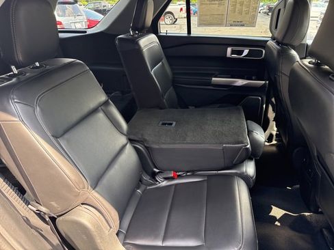 Used 2023 Ford Explorer XLT w/ Equipment Group 202A image 28