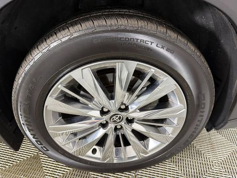 Used 2024 Toyota Grand Highlander AWD image 13