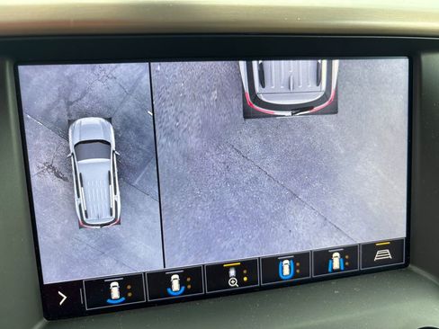 Used 2020 GMC Acadia Denali w/ Technology Package FWD image 35