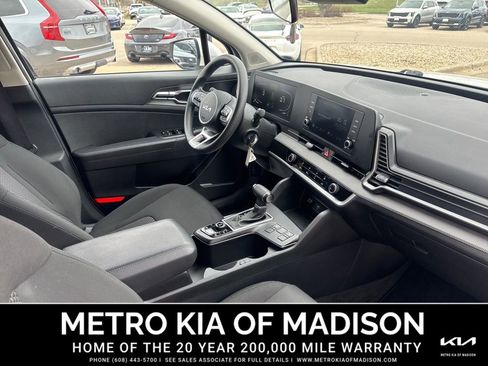 Used 2023 Kia Sportage LX AWD/4WD image 37