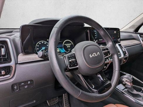Used 2022 Kia Sorento SX Prestige w/ Rust Color Package AWD/4WD image 9