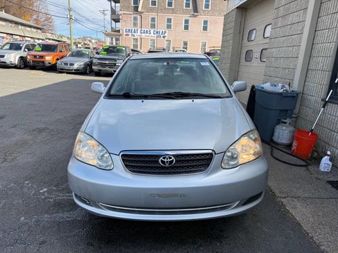 Used 2005 Toyota Corolla LE image 2