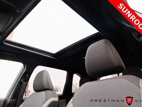 Used 2025 Subaru Forester Premium image 7