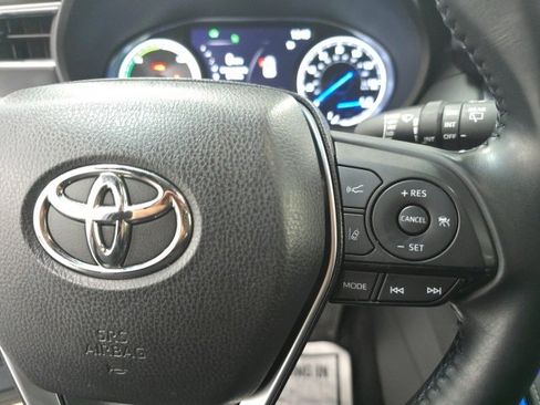 Certified 2021 Toyota Venza XLE image 21