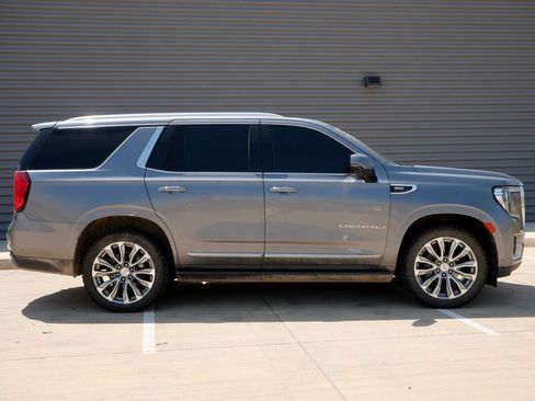 Used 2021 GMC Yukon Denali w/ Denali Premium Package AWD/4WD image 2
