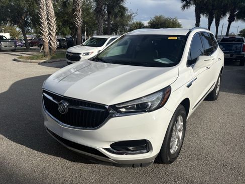 Used 2020 Buick Enclave Essence w/ Sound and Sites Package FWD image 3