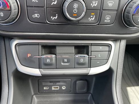 Used 2022 GMC Terrain SLE w/ Driver Convenience Package AWD/4WD image 12
