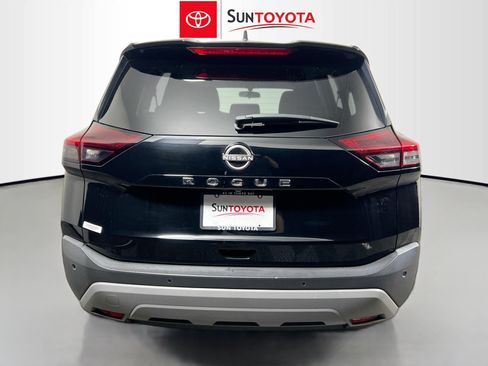 Used 2023 Nissan Rogue S FWD image 5