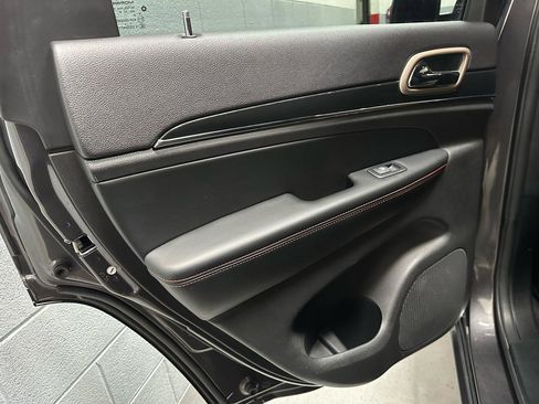 Used 2016 Jeep Grand Cherokee Limited 75th Anniversary AWD/4WD image 13
