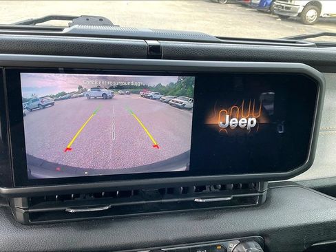 Used 2024 Jeep Wrangler Unlimited Sport AWD/4WD image 21