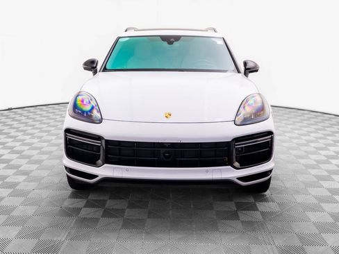 Used 2023 Porsche Cayenne Turbo S AWD/4WD image 9